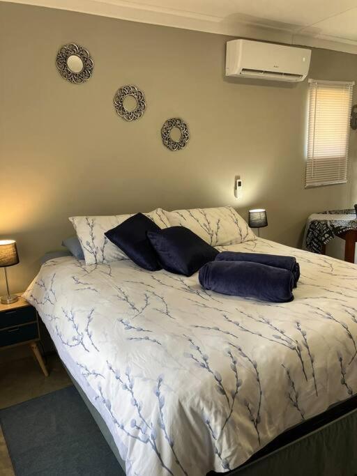 Stellies Accommodation - Room 1 เคทมานสโฮป ภายนอก รูปภาพ